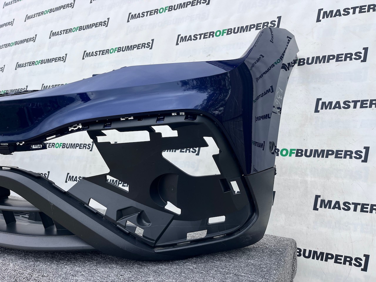 VW Tiguan Allspace Life Se 2021-2024 Front Bumper 6 Pdc Genuine [v368]