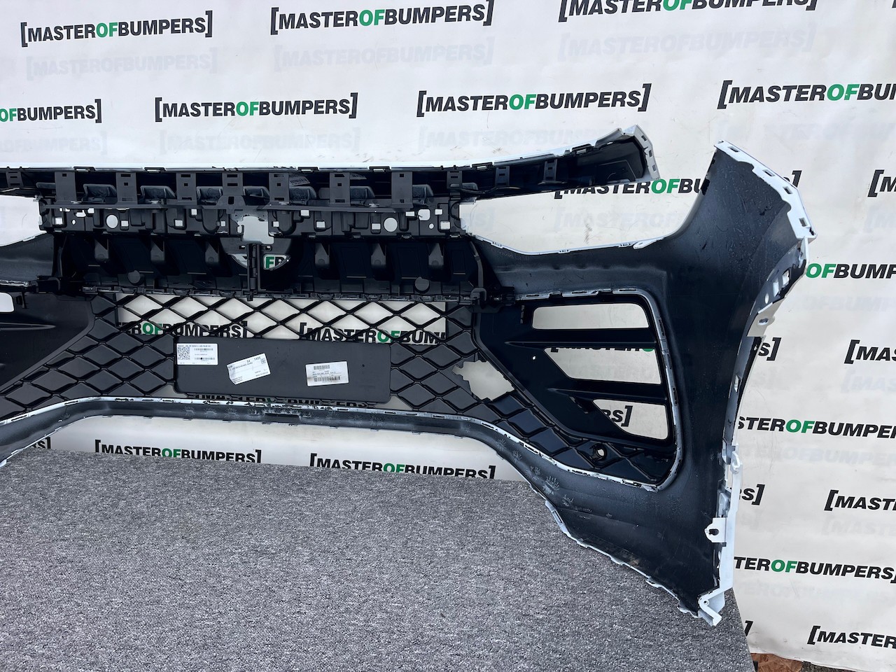 VW Tayron R-line Estate Hybrid 2025-on Front Bumper 6 Pdc Genuine [v382]