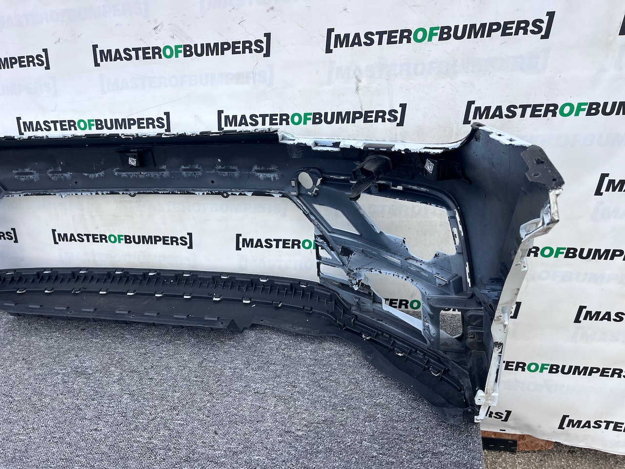 VW Tiguan R Line Mk2 Suv 2016-2019 Front Bumper 6 Pdc + Jets Genuine [v390]