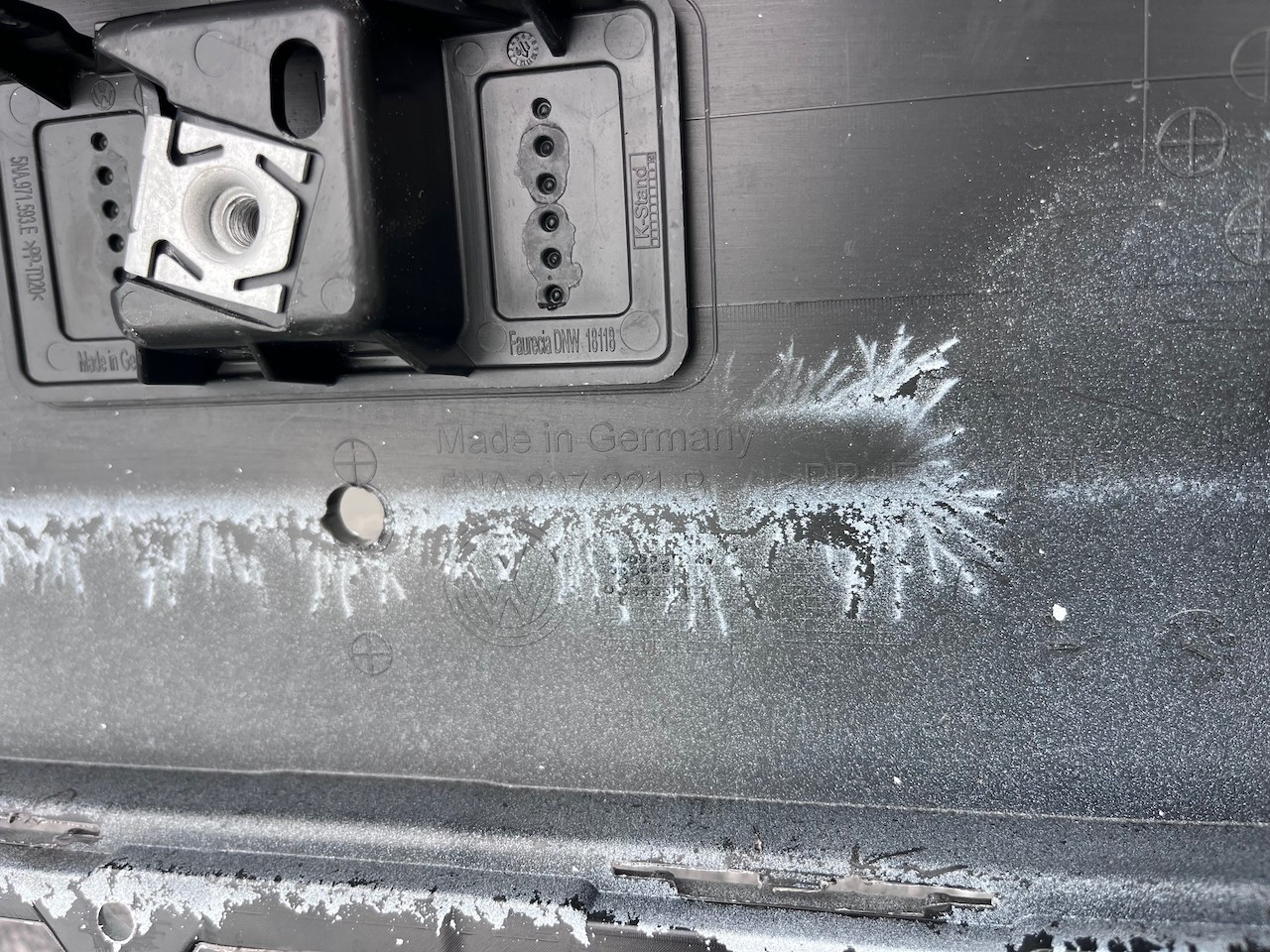 VW Tiguan R Line Mk2 Suv 2016-2019 Front Bumper 6 Pdc + Jets Genuine [v390]