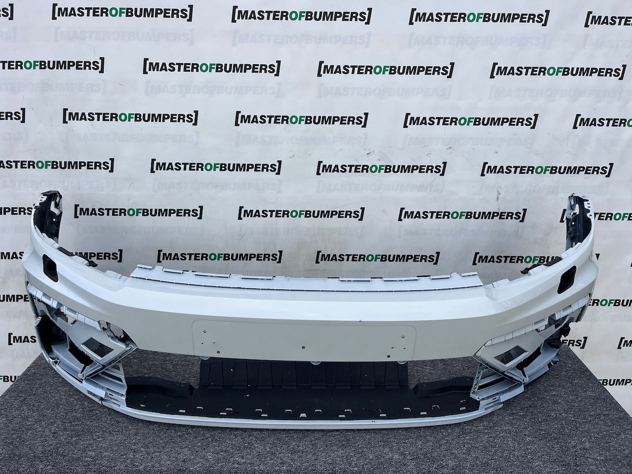 VW Tiguan R Line Mk2 Suv 2016-2019 Front Bumper 6 Pdc + Jets Genuine [v390]