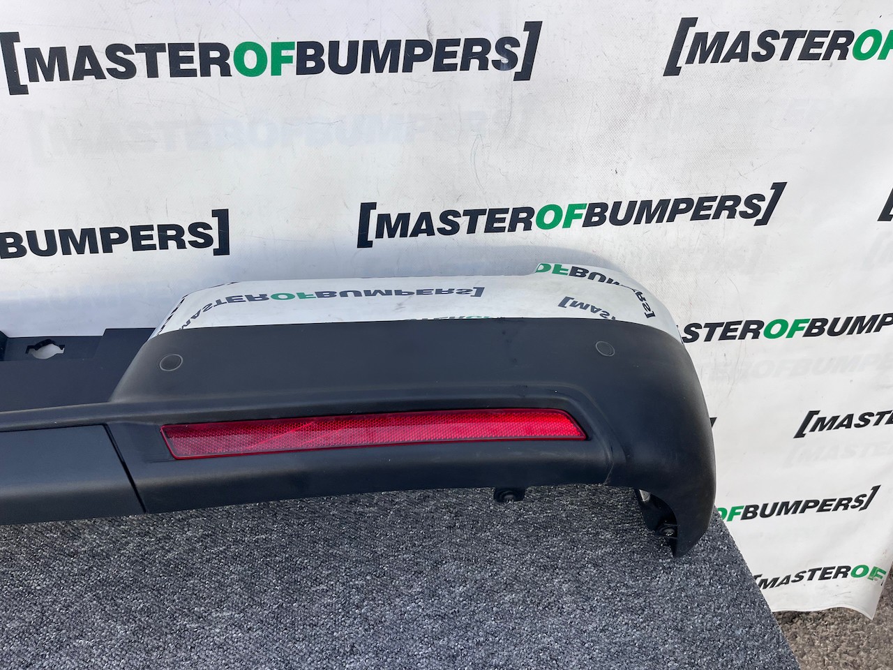 VW Amarok Style Mk2 D/cab Pick Up 2023-on Rear Bumper Pdc Genuine Damaged VW Amarok Style Mk2 D/cab Pick Up 2023-on Rear Bumper Pdc Genuine Damaged