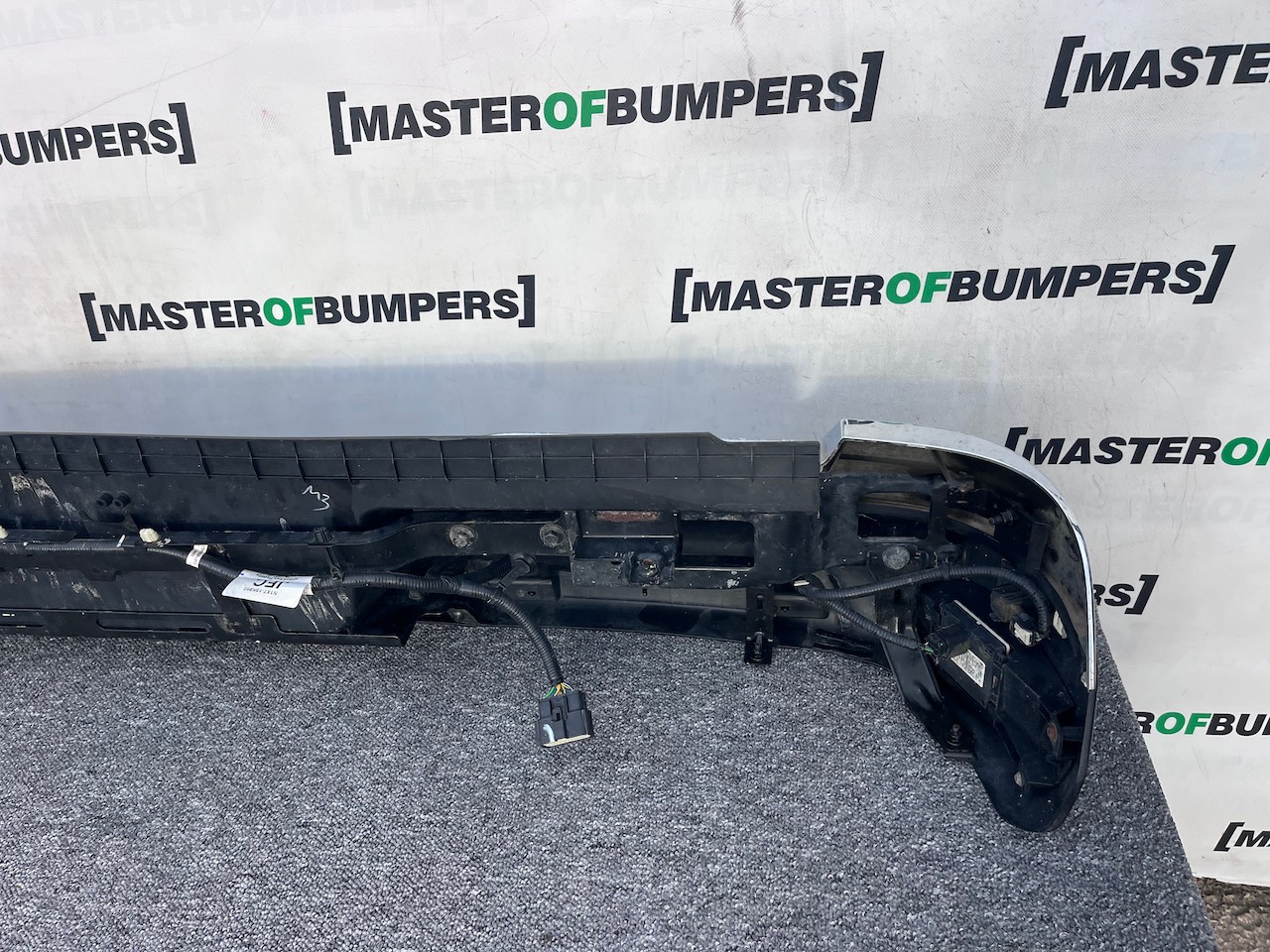VW Amarok Style Mk2 D/cab Pick Up 2023-on Rear Bumper Pdc Genuine Damaged VW Amarok Style Mk2 D/cab Pick Up 2023-on Rear Bumper Pdc Genuine Damaged