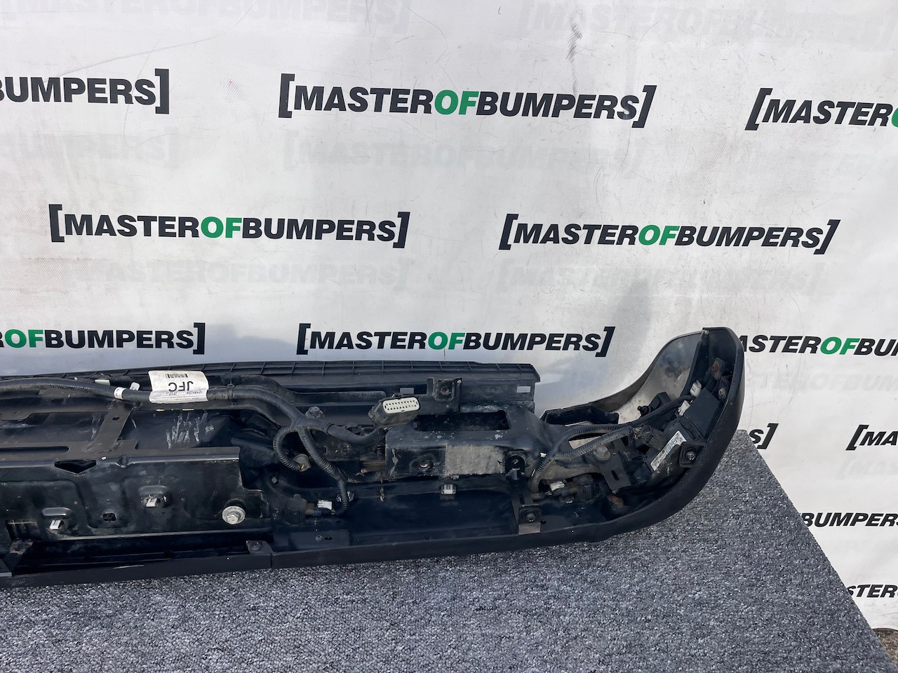 VW Amarok Style Mk2 D/cab Pick Up 2023-on Rear Bumper Pdc Genuine Damaged VW Amarok Style Mk2 D/cab Pick Up 2023-on Rear Bumper Pdc Genuine Damaged