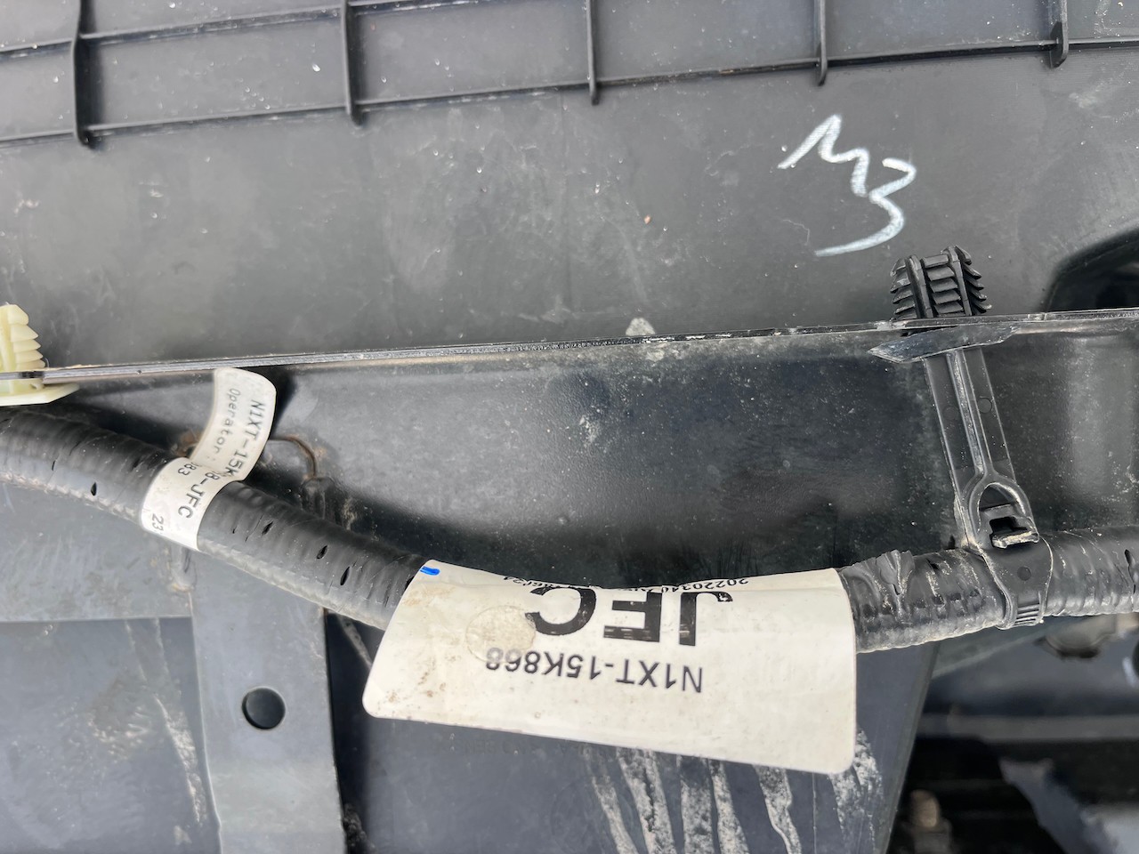VW Amarok Style Mk2 D/cab Pick Up 2023-on Rear Bumper Pdc Genuine Damaged VW Amarok Style Mk2 D/cab Pick Up 2023-on Rear Bumper Pdc Genuine Damaged