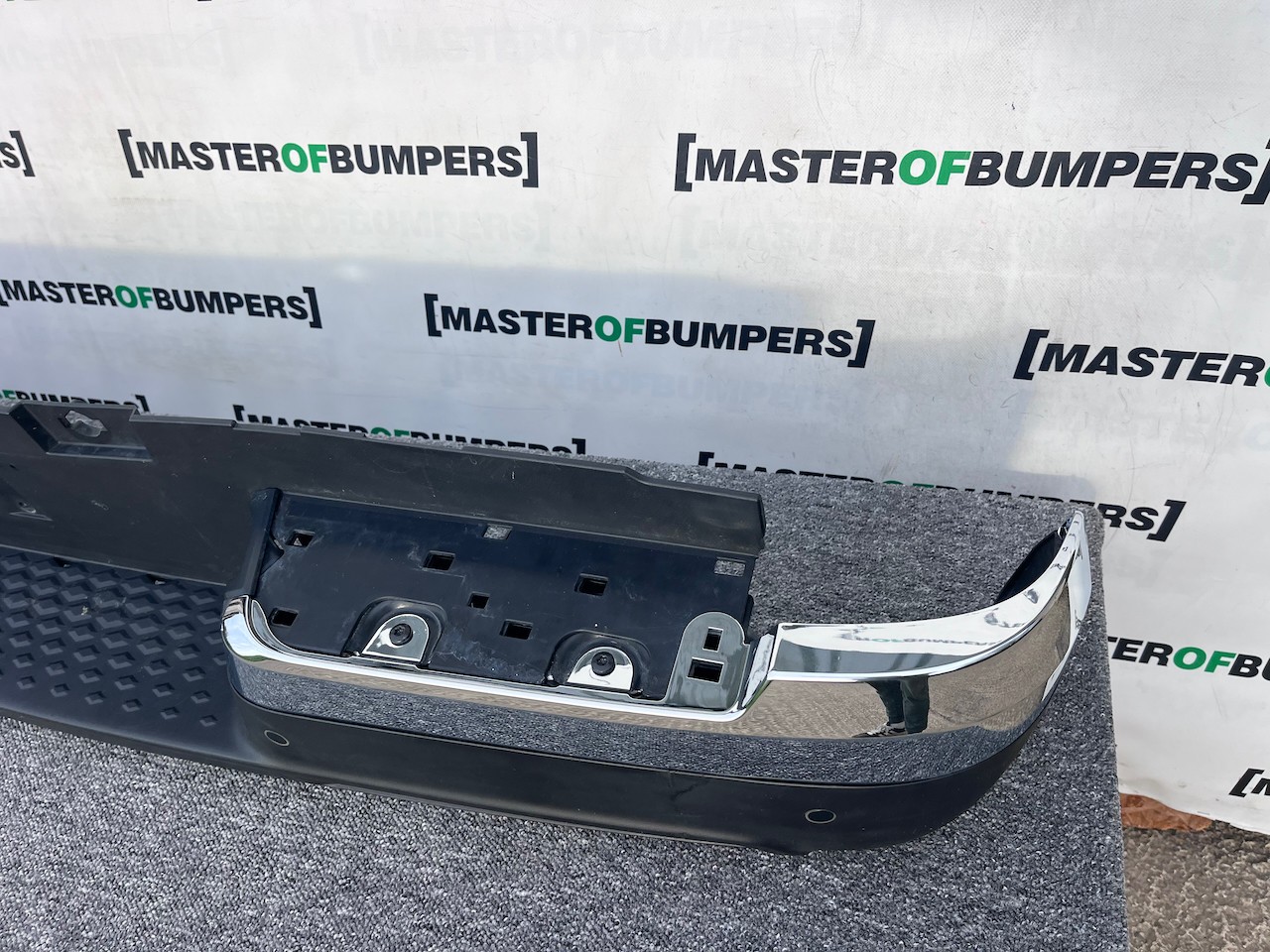 VW Amarok Style Mk2 D/cab Pick Up 2023-on Rear Bumper Pdc Genuine Damaged VW Amarok Style Mk2 D/cab Pick Up 2023-on Rear Bumper Pdc Genuine Damaged