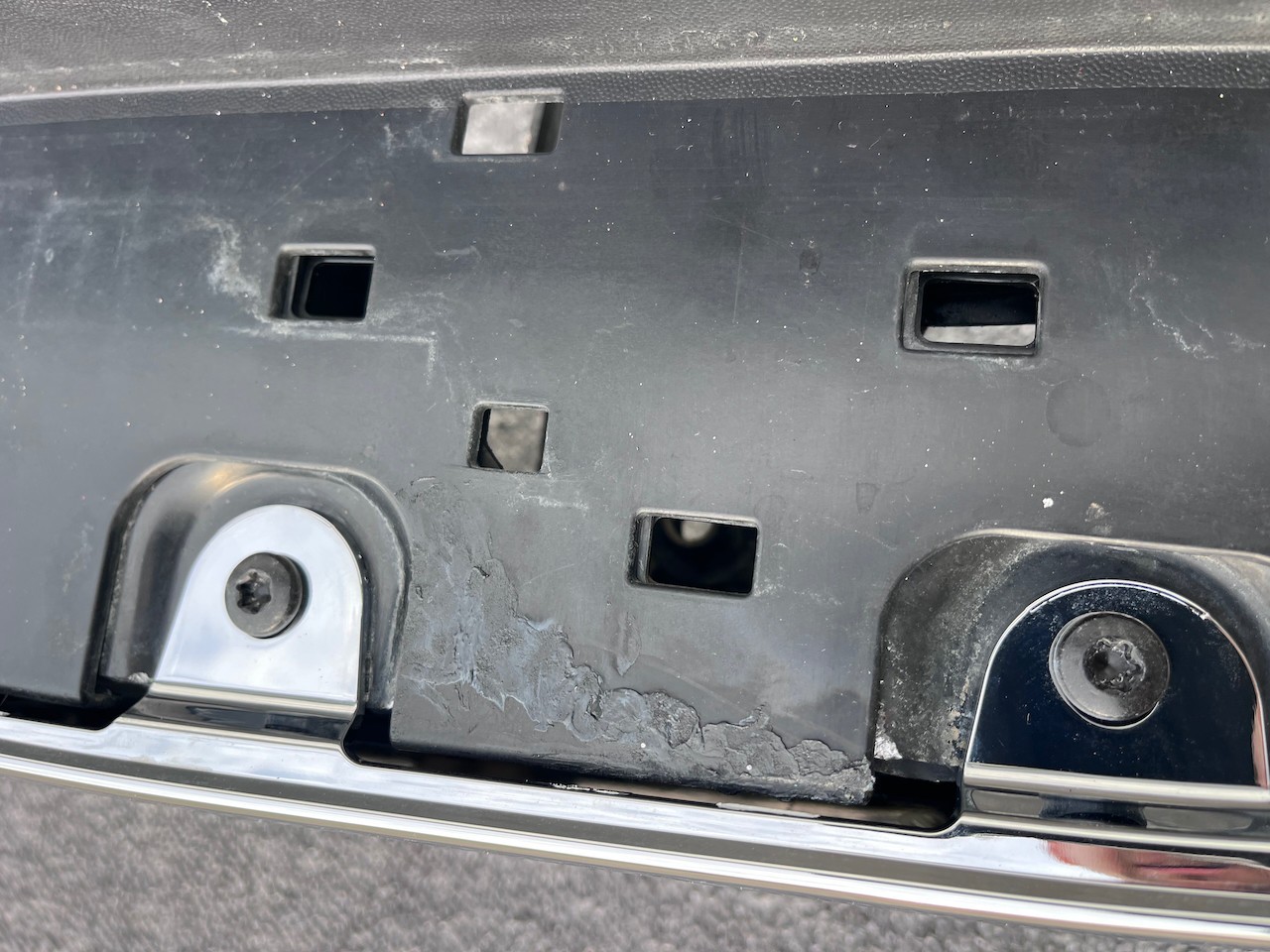 VW Amarok Style Mk2 D/cab Pick Up 2023-on Rear Bumper Pdc Genuine Damaged VW Amarok Style Mk2 D/cab Pick Up 2023-on Rear Bumper Pdc Genuine Damaged