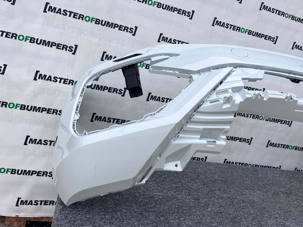 VW Touareg R Line Tdi V6 Mk3 2019-2023 Front Bumper 6 Pdc +jets Genuine [v410]