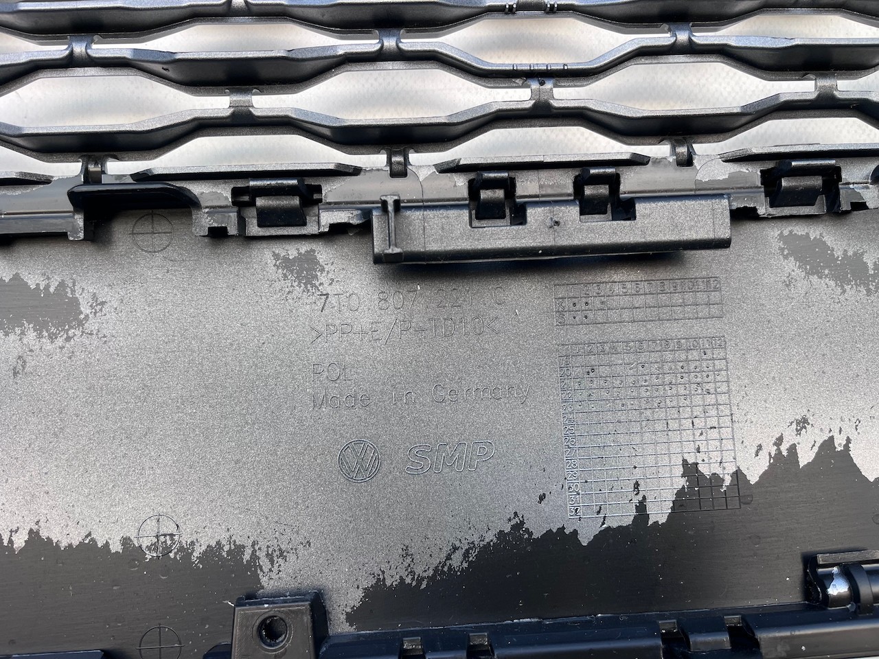 VW Multivan Style Edition T7 2022-on Front Bumper 4 Pdc Genuine [v433]