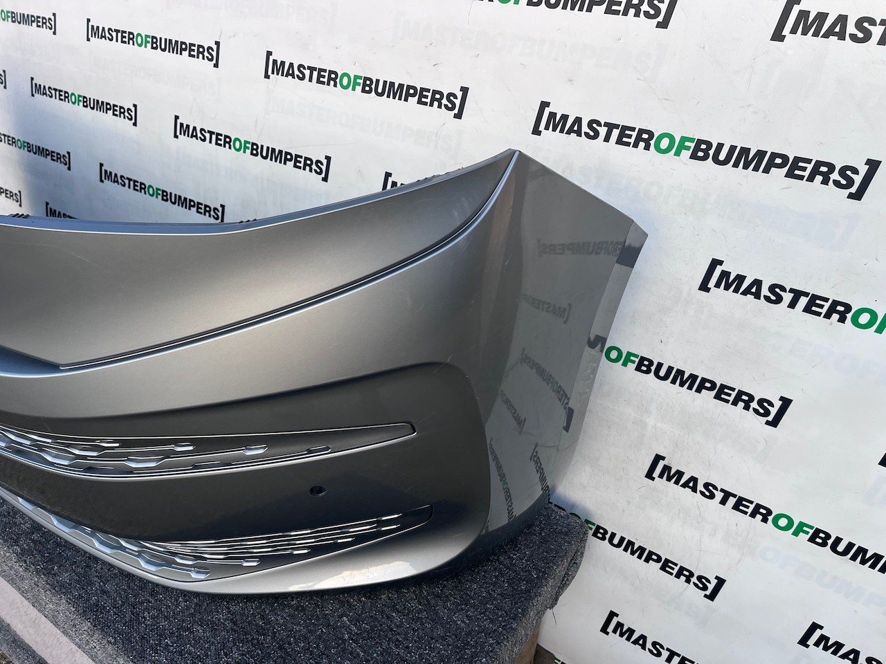 VW Multivan Style Edition T7 2022-on Front Bumper 4 Pdc Genuine [v433]