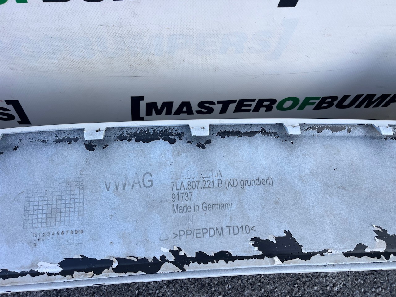 VW Transporter Caravelle T6 Lift T6.1 2020-2024 Front Bumper 4pdc Genuine [v434]