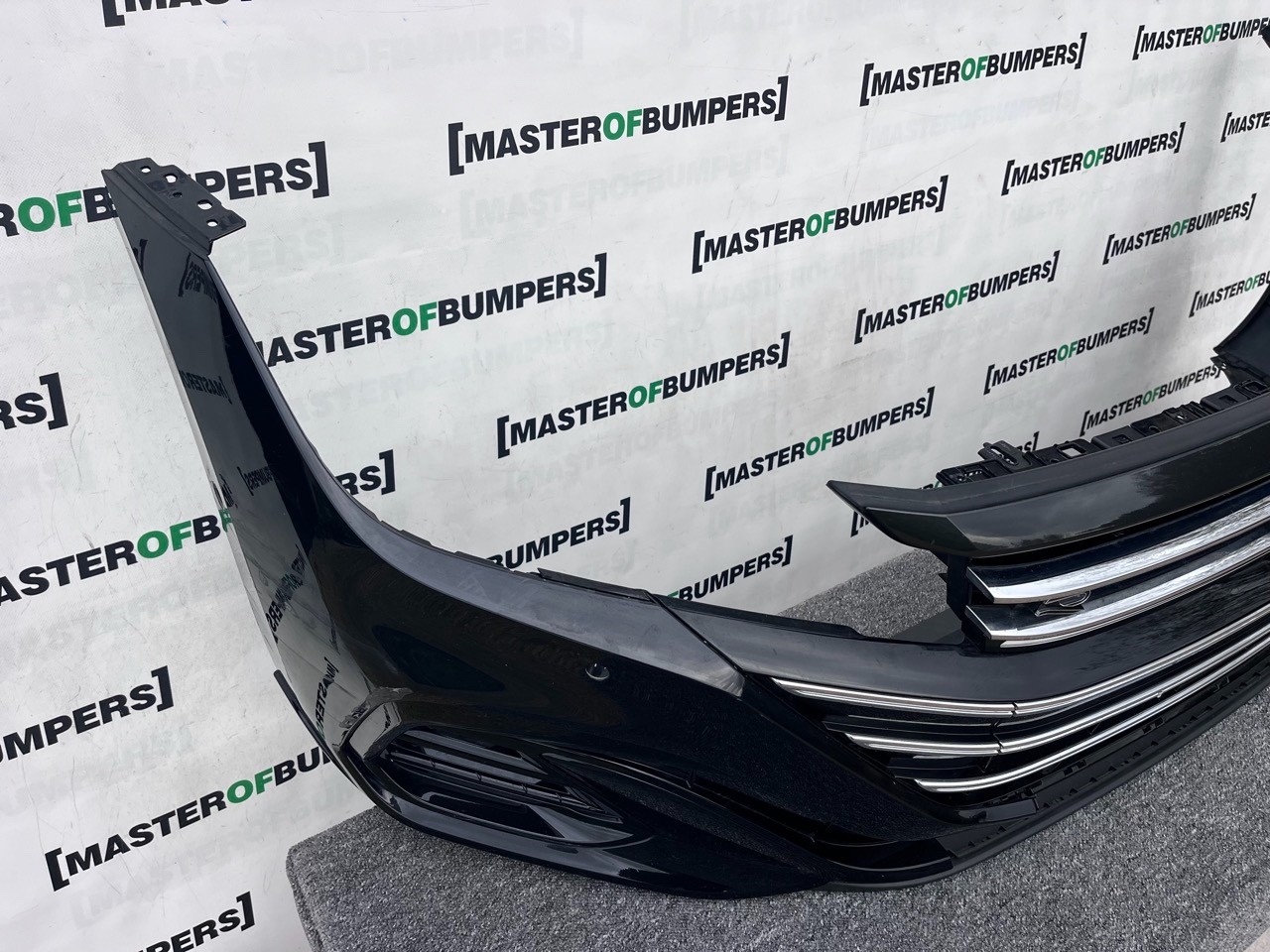 VW Arteon R Line Facelift 2020-2024 Front Bumper 6 Pdc + Jets Genuine [v301]