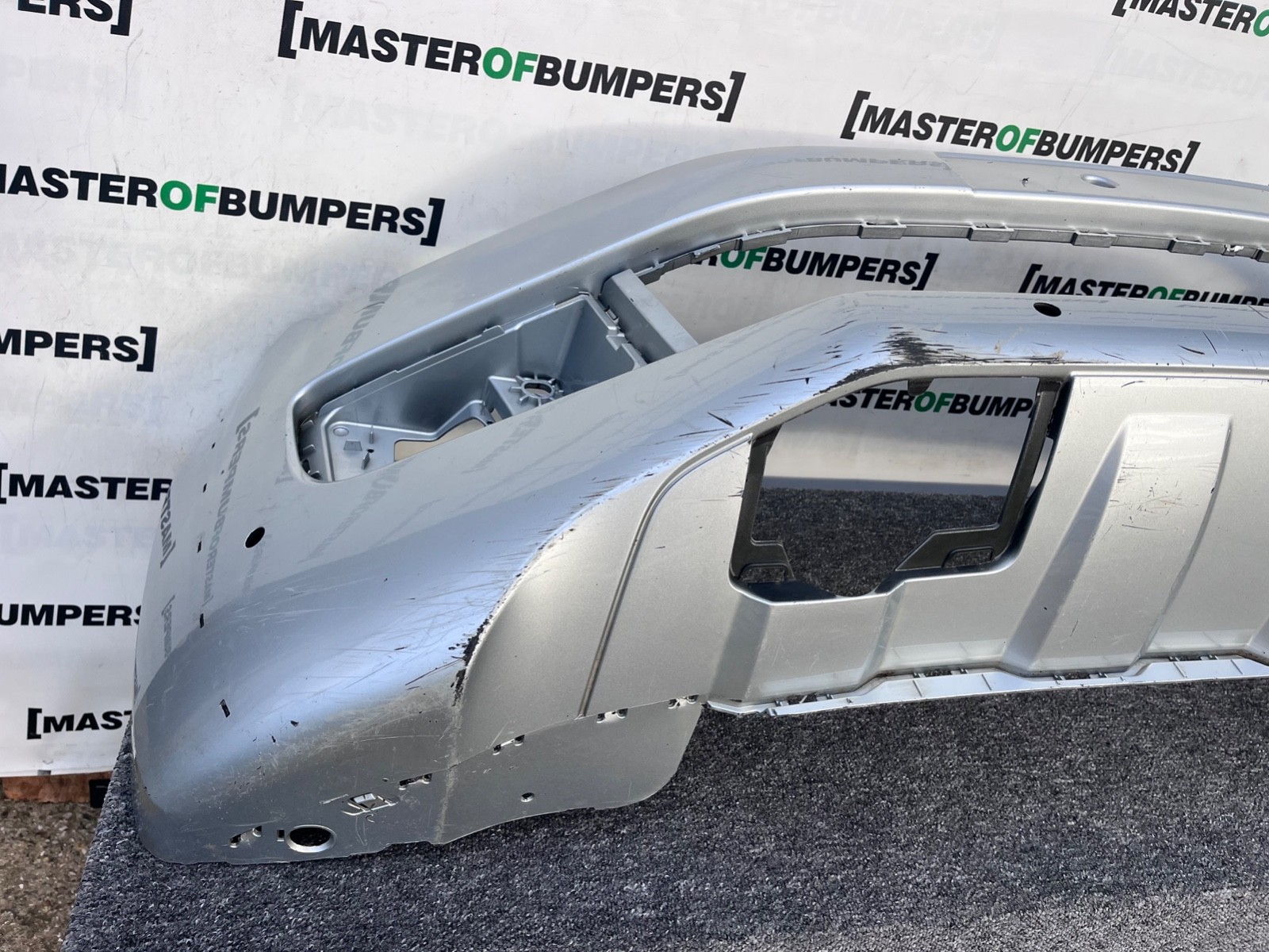 VW Amarok Mk1 Pre-facelift 2010-2015 Front Bumper 4 Pdc Genuine [v461]