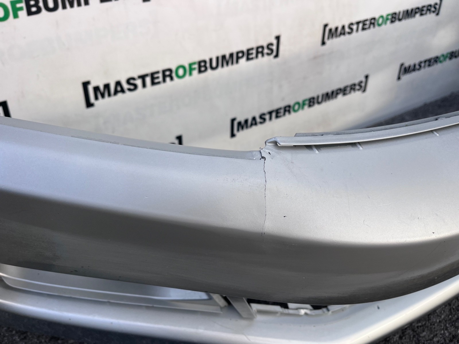 VW Amarok Mk1 Pre-facelift 2010-2015 Front Bumper 4 Pdc Genuine [v461]