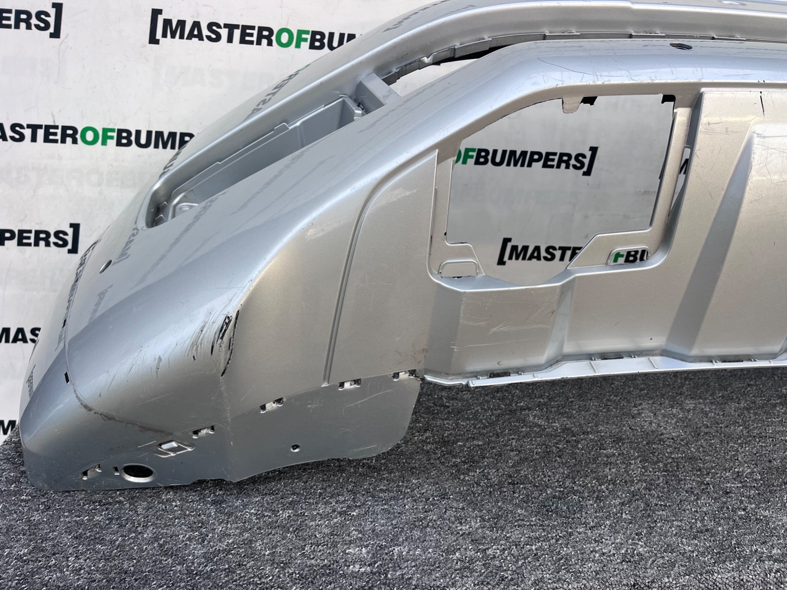 VW Amarok Mk1 Pre-facelift 2010-2015 Front Bumper 4 Pdc Genuine [v462]