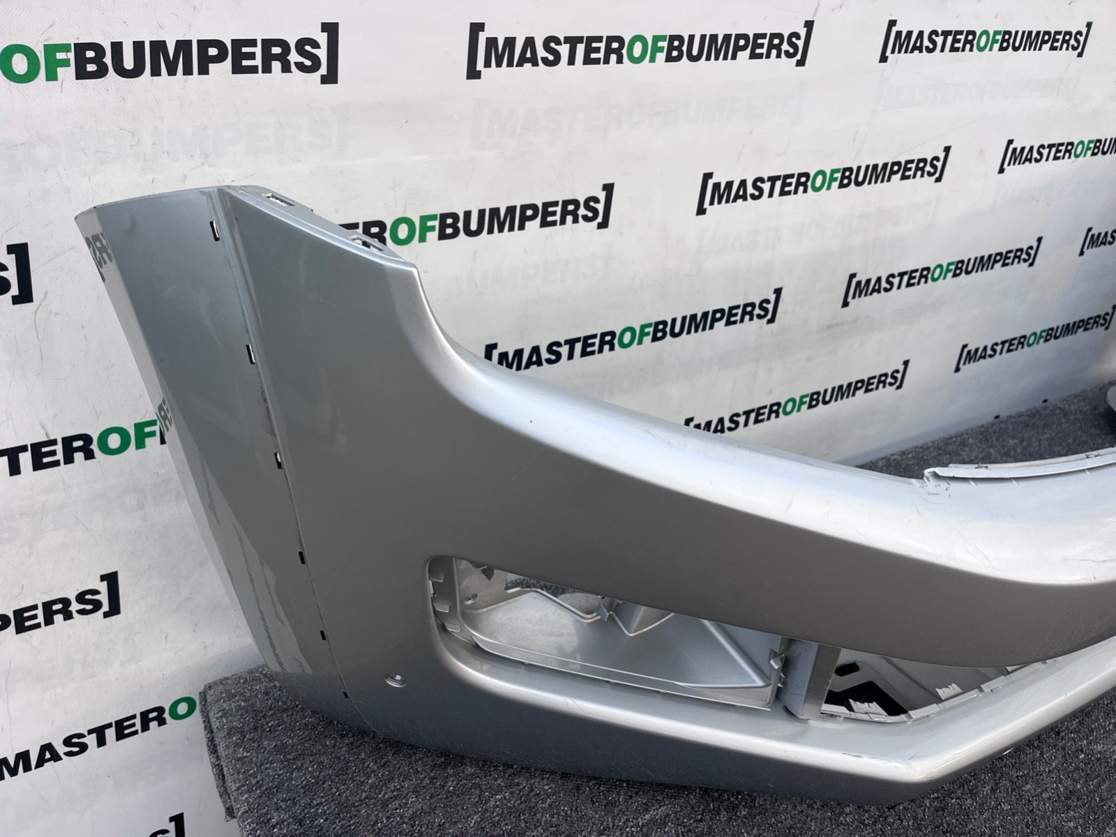 VW Amarok Mk1 Pre-facelift 2010-2015 Front Bumper 4 Pdc Genuine [v462]