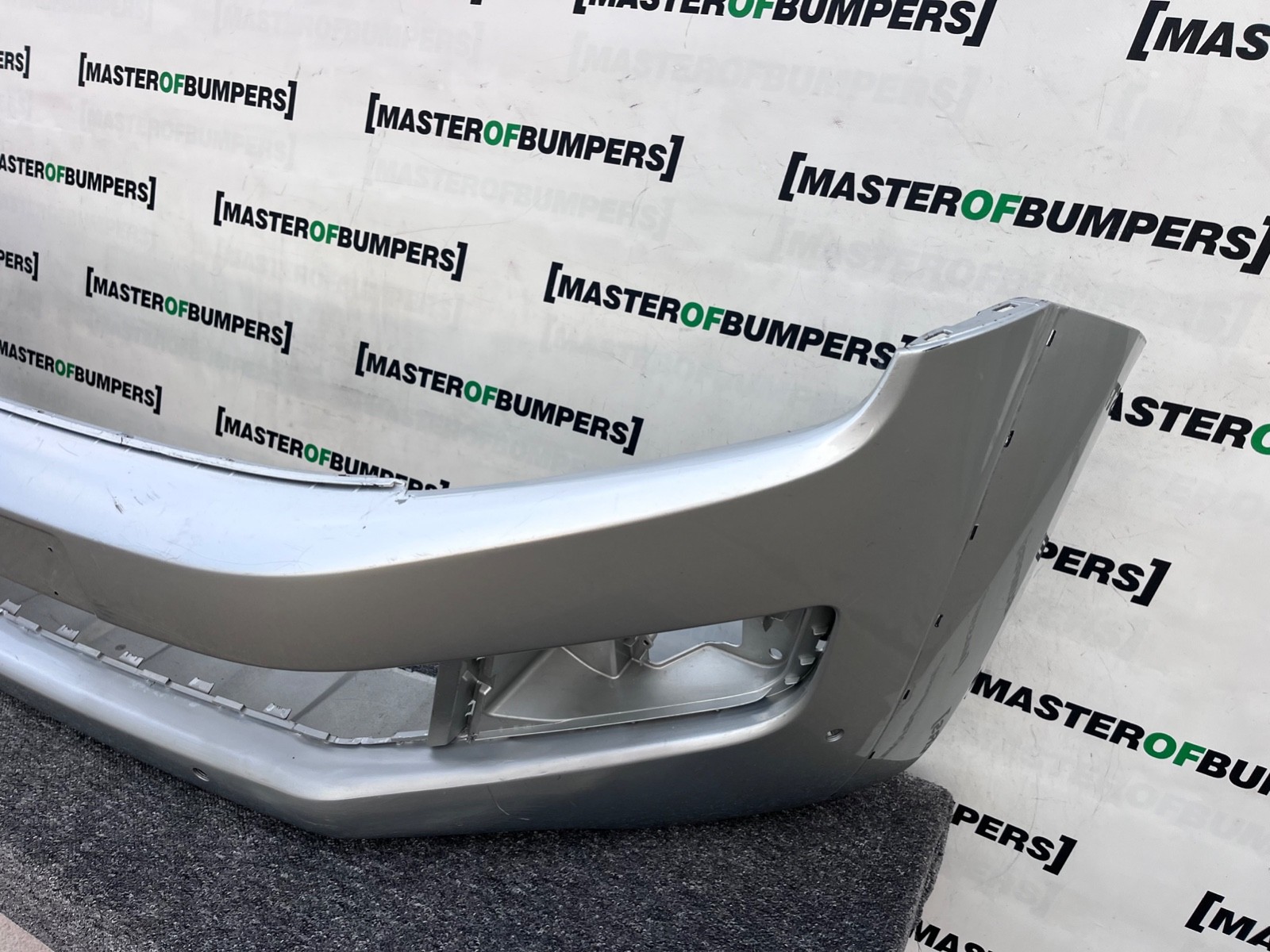 VW Amarok Mk1 Pre-facelift 2010-2015 Front Bumper 4 Pdc Genuine [v462]