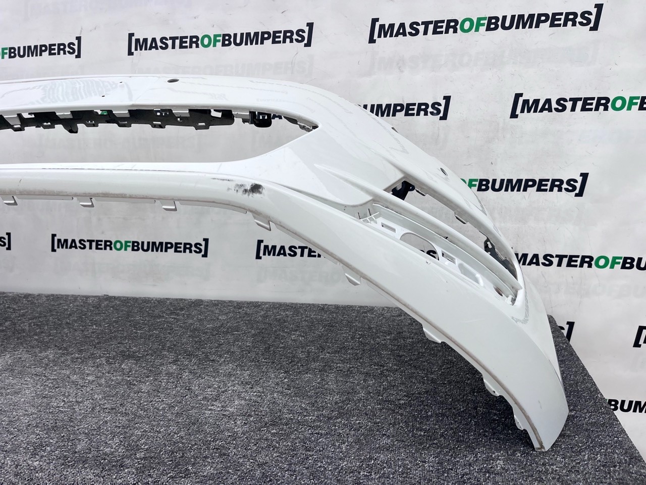 VW Golf Se Mk7 (pre-facelift) 2013-2016 Front Bumper 4 Pdc + Jets Genuine [v478]