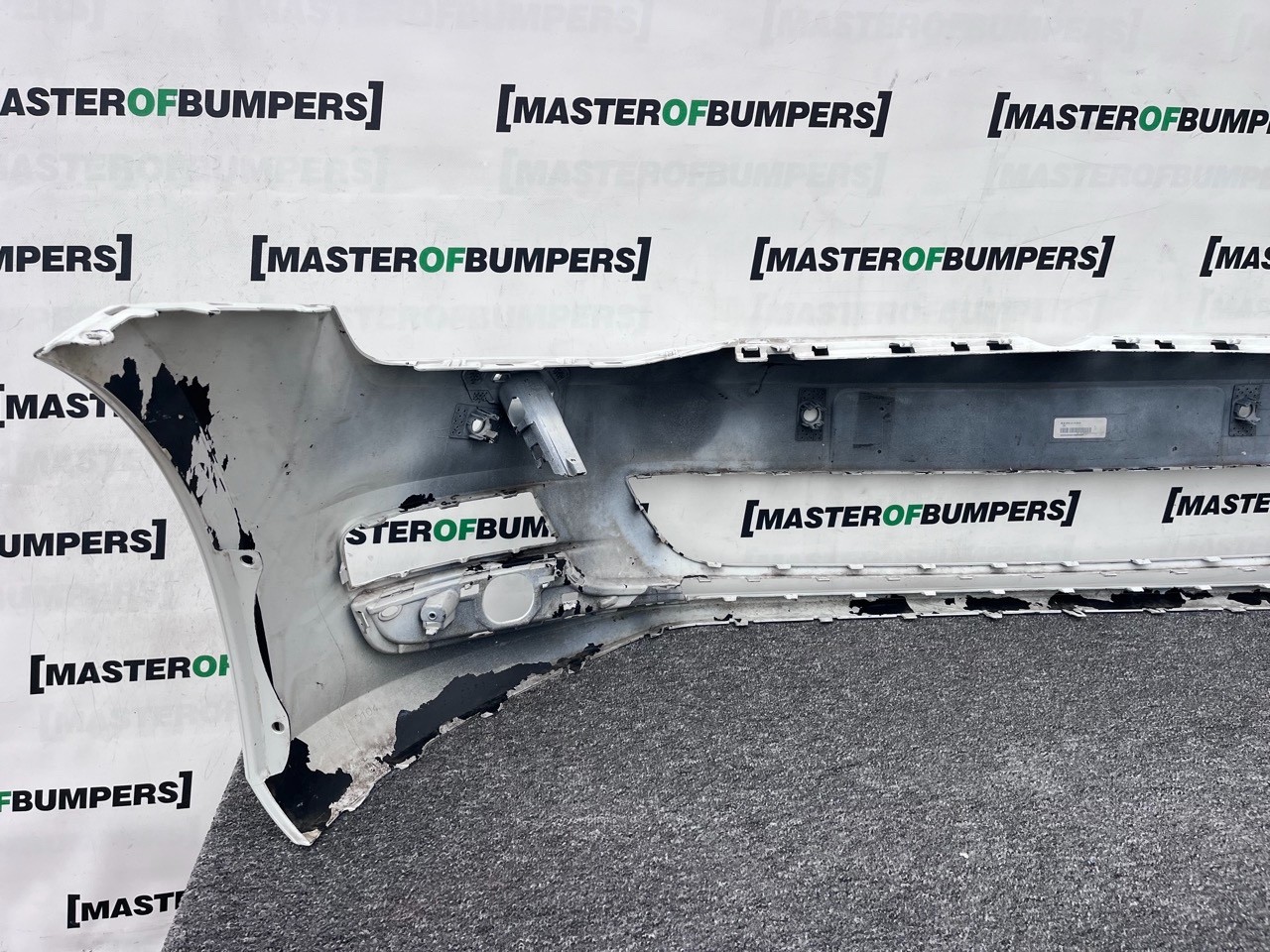 VW Golf Se Mk7 (pre-facelift) 2013-2016 Front Bumper 4 Pdc + Jets Genuine [v478]