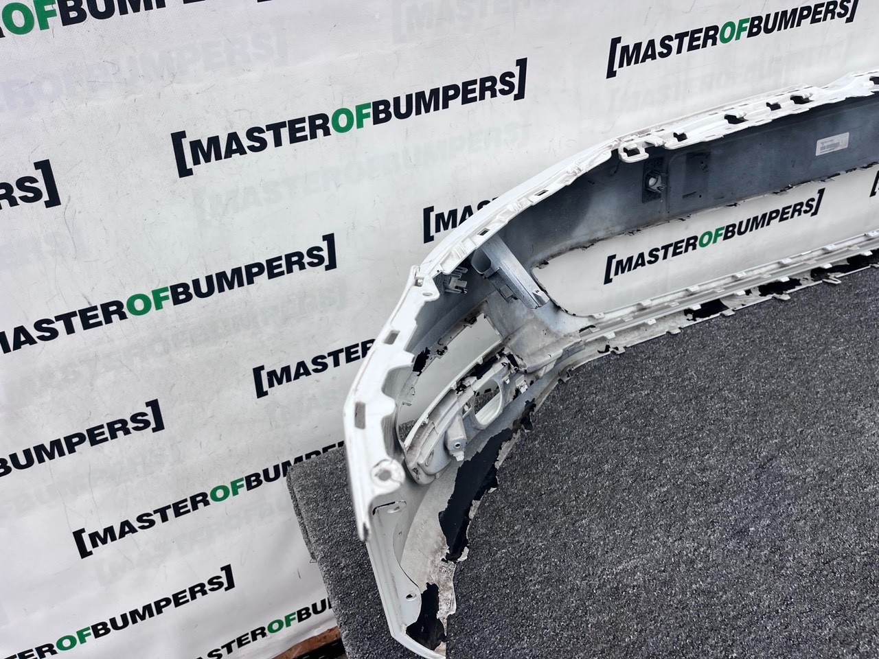 VW Golf Se Mk7 (pre-facelift) 2013-2016 Front Bumper 4 Pdc + Jets Genuine [v478]