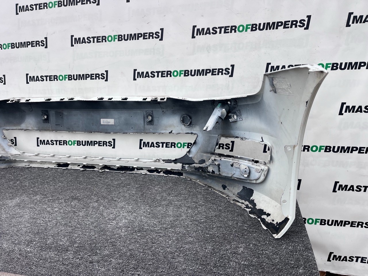 VW Golf Se Mk7 (pre-facelift) 2013-2016 Front Bumper 4 Pdc + Jets Genuine [v478]
