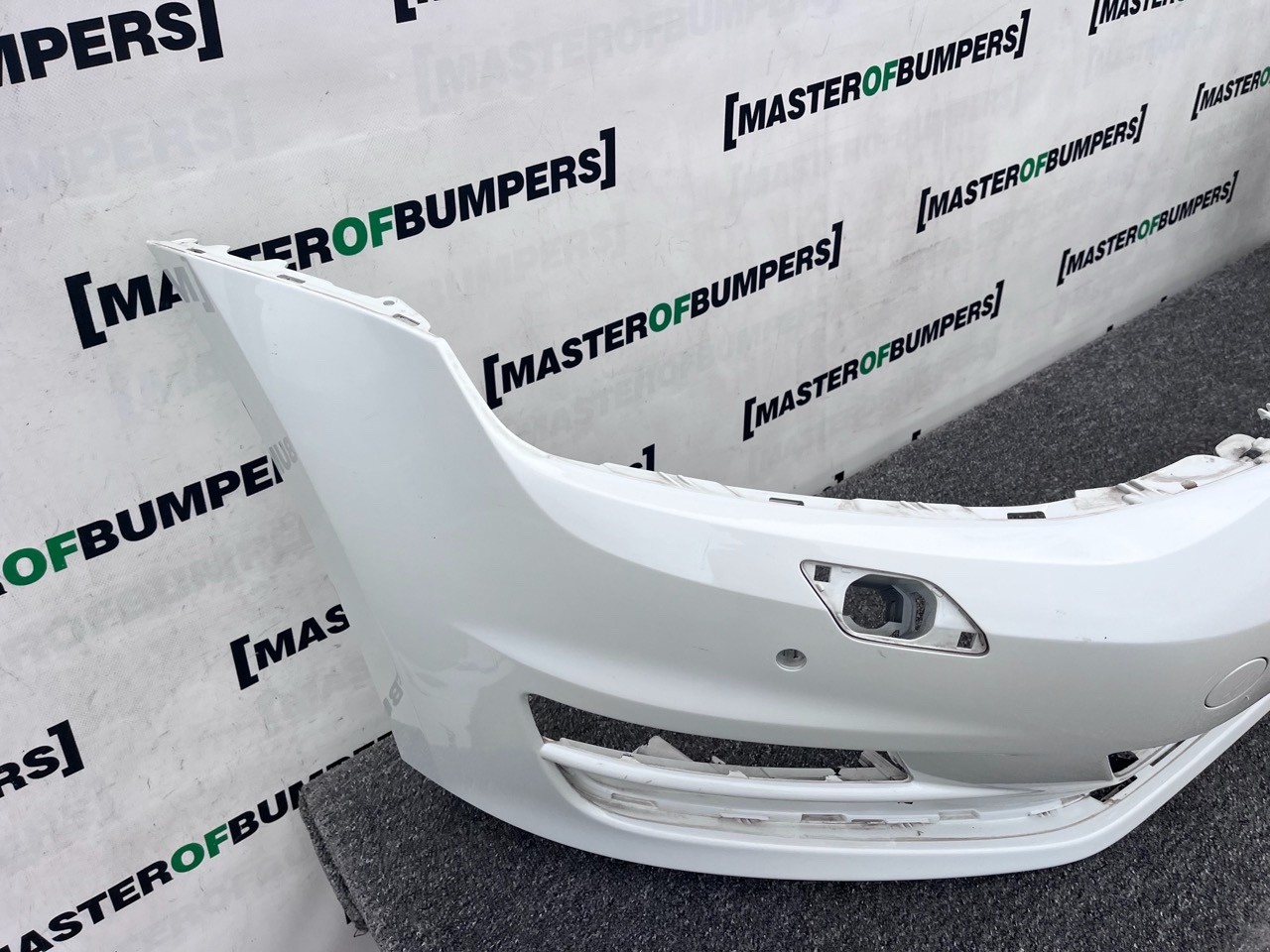 VW Golf Se Mk7 (pre-facelift) 2013-2016 Front Bumper 4 Pdc + Jets Genuine [v478]