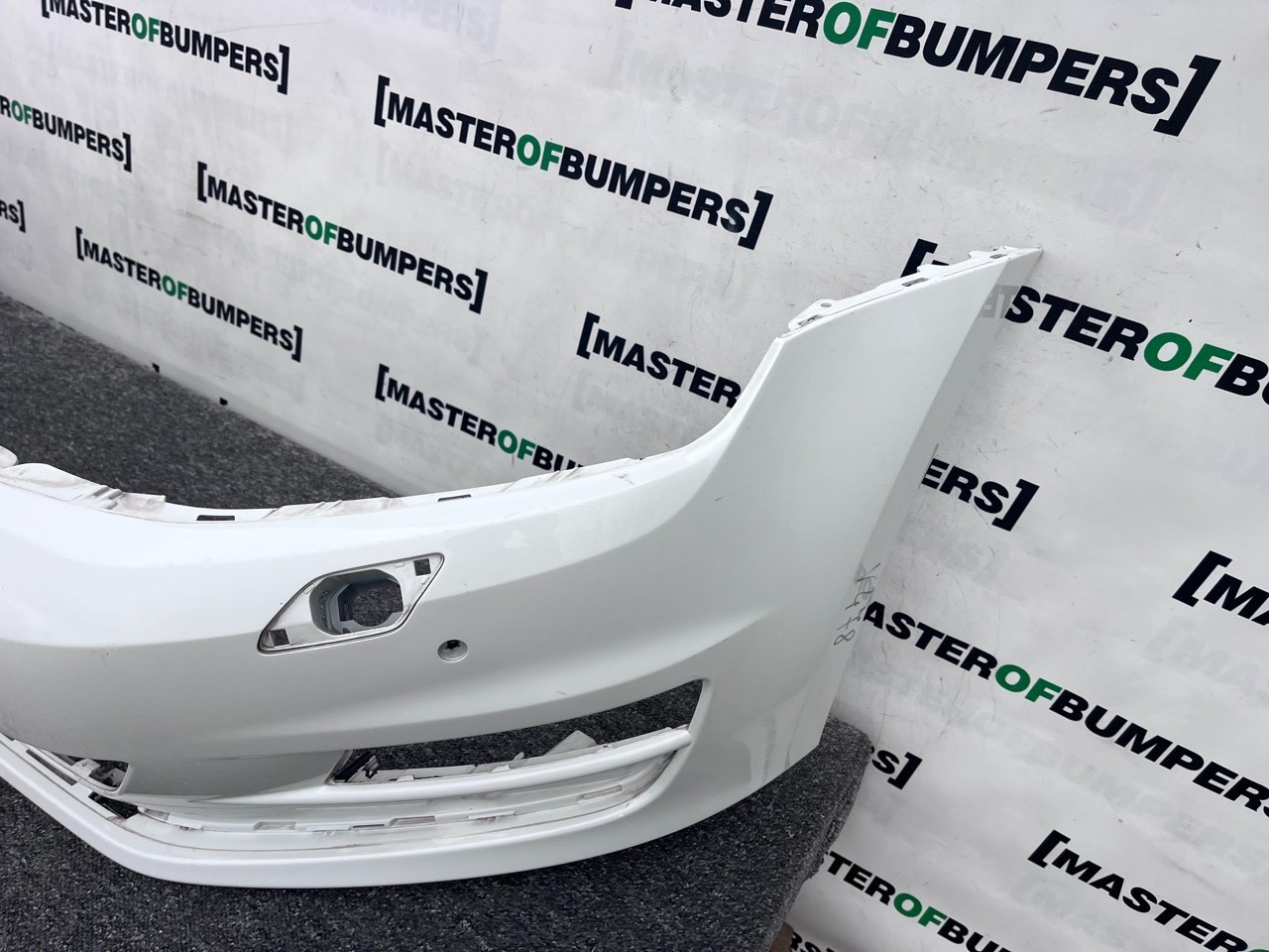 VW Golf Se Mk7 (pre-facelift) 2013-2016 Front Bumper 4 Pdc + Jets Genuine [v478]