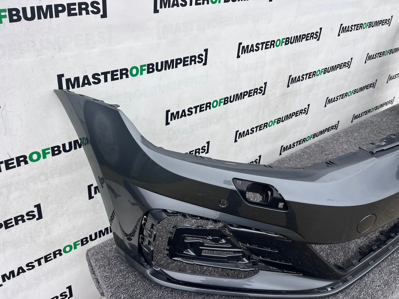 VW Golf Gte Hybrid Mk7.5 Hatchb 2017-2019 Front Bumper 4 Pdc Jets Genuine [v456]