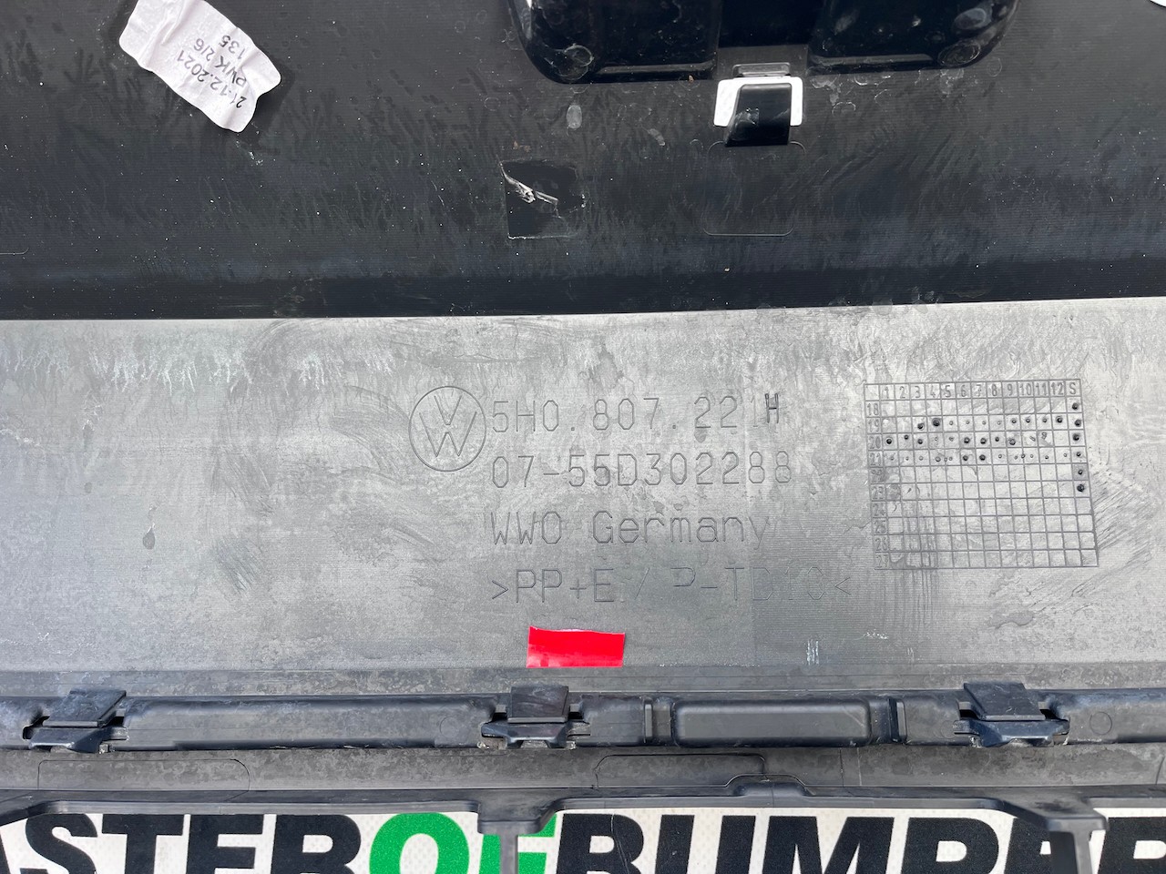 VW Golf Se Mk8 Hatchback 2020-2024 Front Bumper 4 Pdc Genuine [v476]