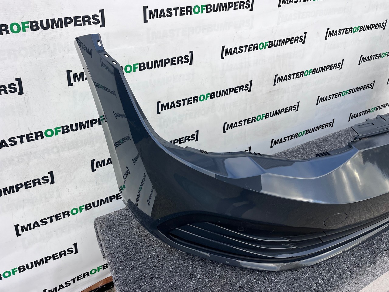VW Golf Se Mk8 Hatchback 2020-2024 Front Bumper 4 Pdc Genuine [v476]