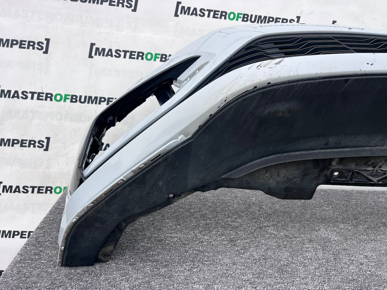 VW Golf R Line Mk7.5 Hatchback 2017-2019 Front Bumper 6 Pdc +jets Genuine [v480]