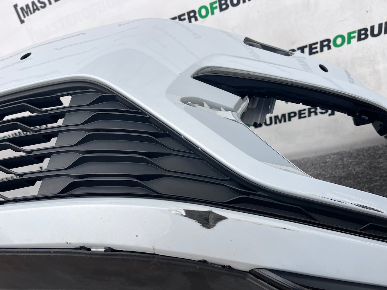 VW Golf R Line Mk7.5 Hatchback 2017-2019 Front Bumper 6 Pdc +jets Genuine [v480]