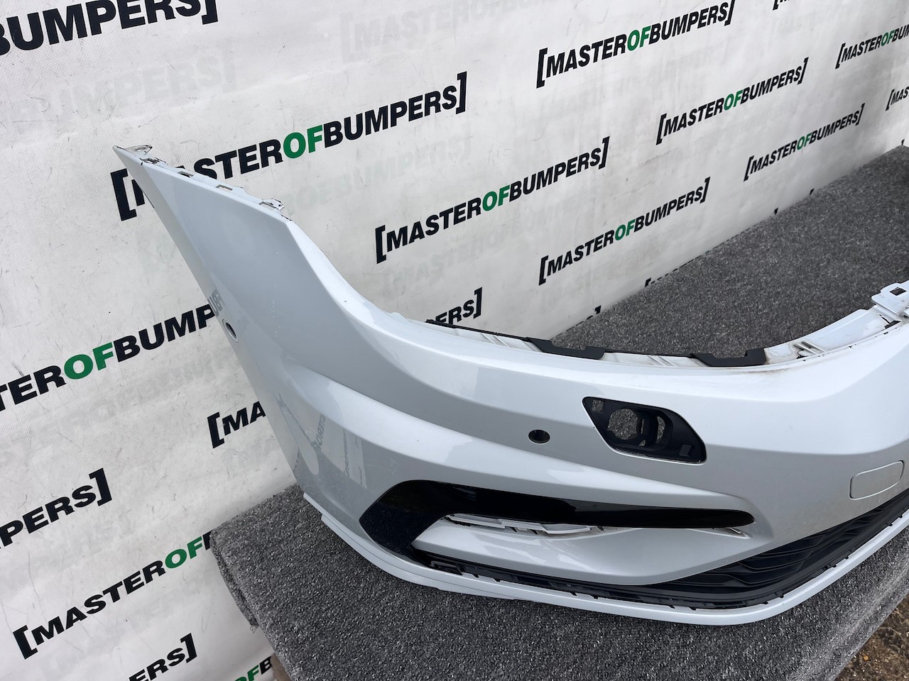 VW Golf R Line Mk7.5 Hatchback 2017-2019 Front Bumper 6 Pdc +jets Genuine [v480]