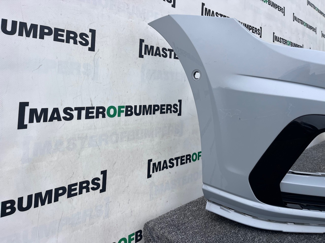 VW Golf R Line Mk7.5 Hatchback 2017-2019 Front Bumper 6 Pdc +jets Genuine [v480]