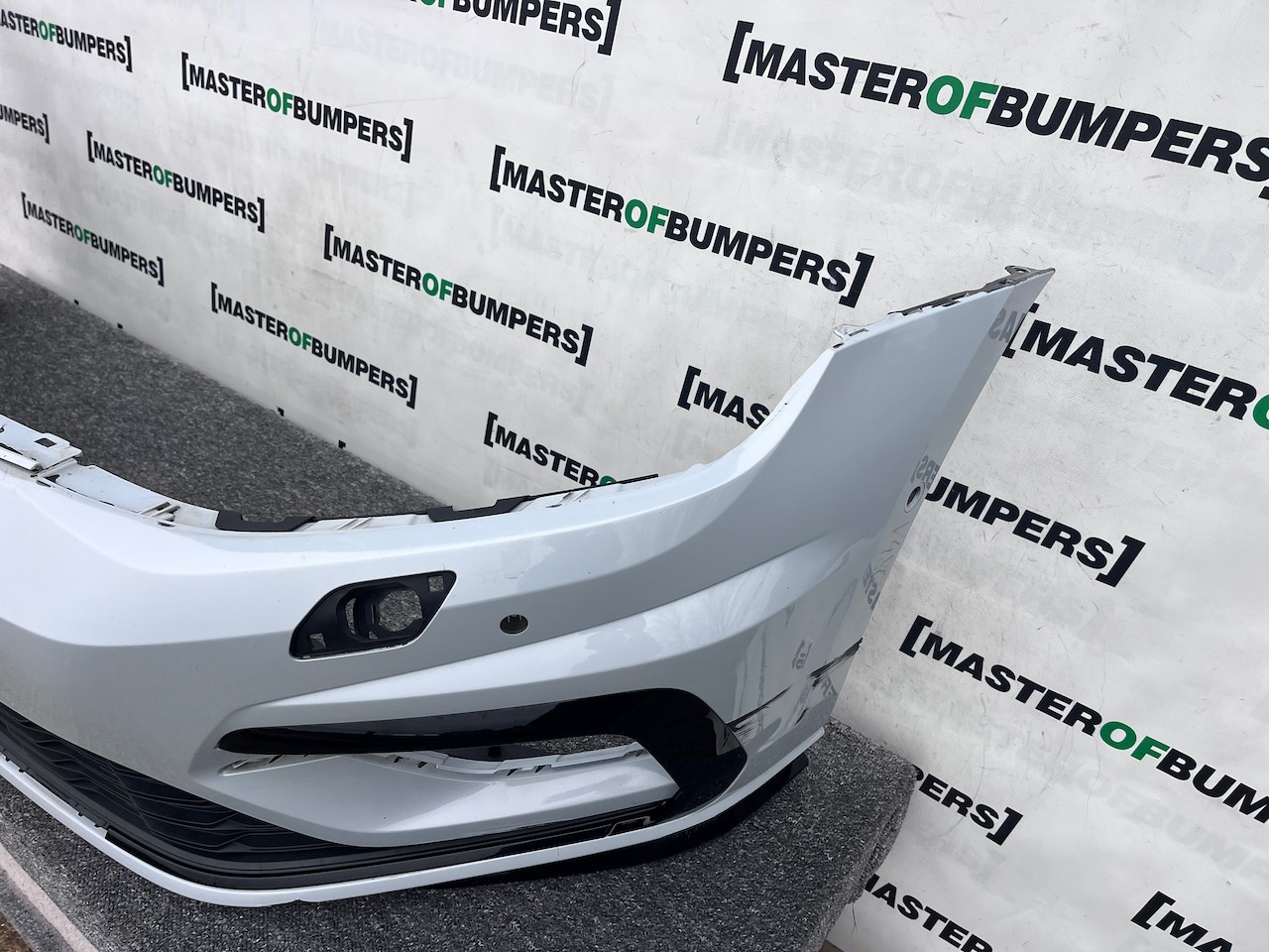 VW Golf R Line Mk7.5 Hatchback 2017-2019 Front Bumper 6 Pdc +jets Genuine [v480]