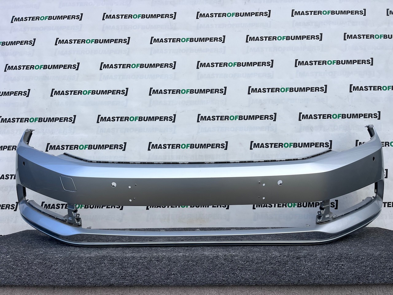VW Passat Trendline Bluemotion B8 2015-2019 Front Bumper 4 Pdc Genuine [v466]