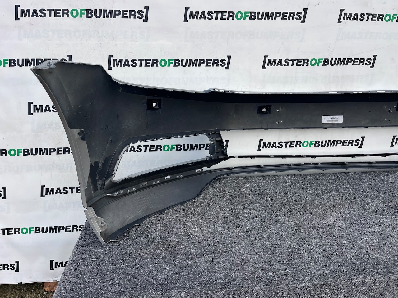 VW Passat Trendline Bluemotion B8 2015-2019 Front Bumper 4 Pdc Genuine [v466]