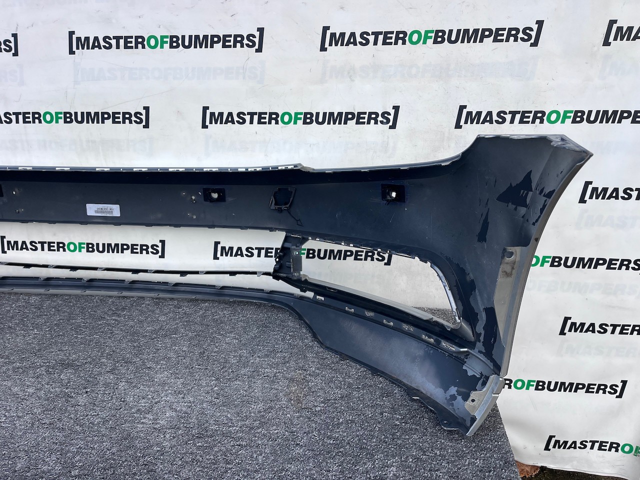 VW Passat Trendline Bluemotion B8 2015-2019 Front Bumper 4 Pdc Genuine [v466]