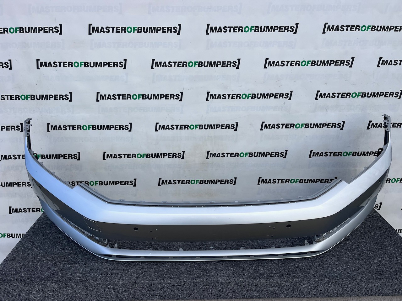 VW Passat Trendline Bluemotion B8 2015-2019 Front Bumper 4 Pdc Genuine [v466]