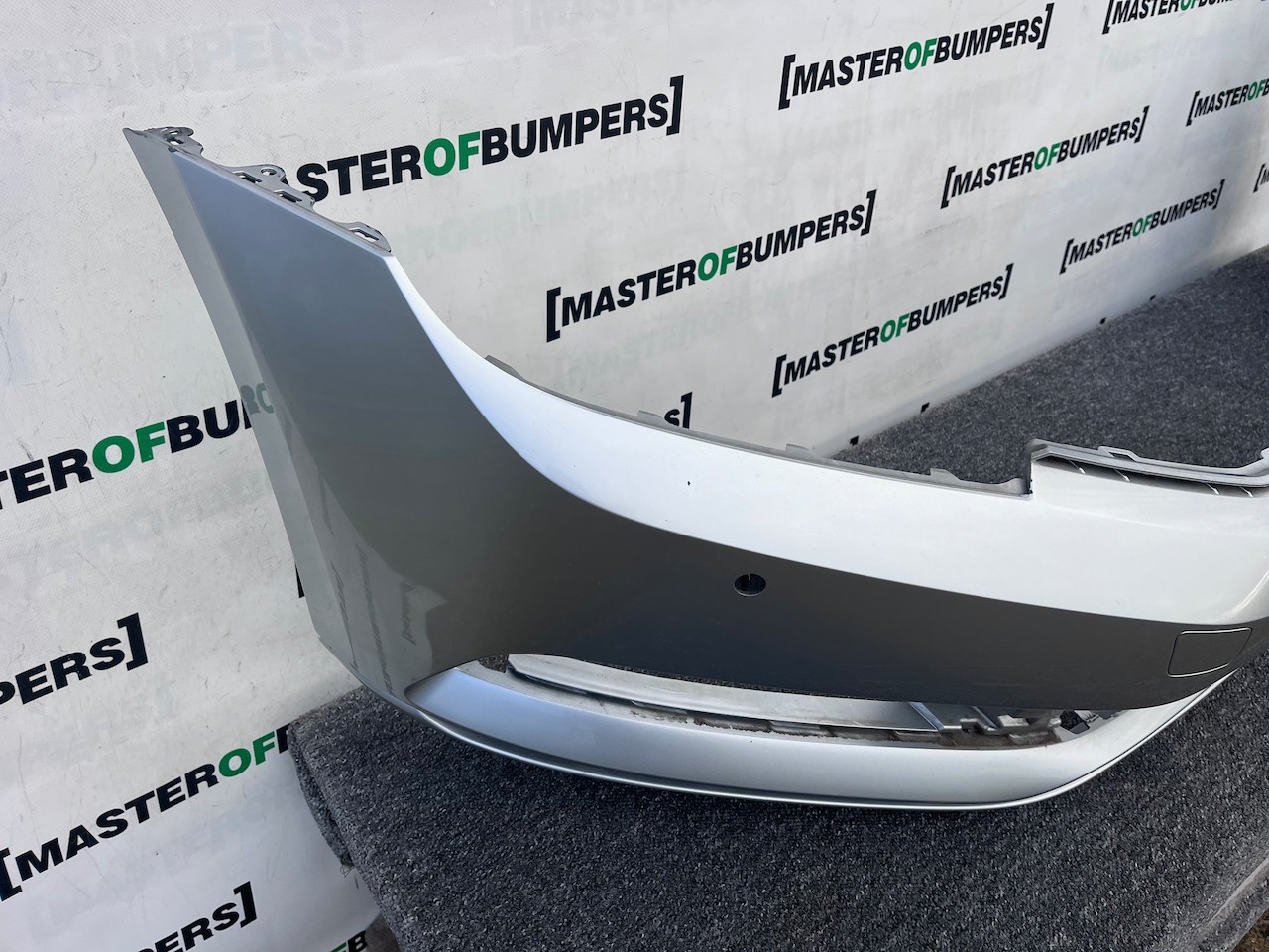 VW Passat Trendline Bluemotion B8 2015-2019 Front Bumper 4 Pdc Genuine [v466]