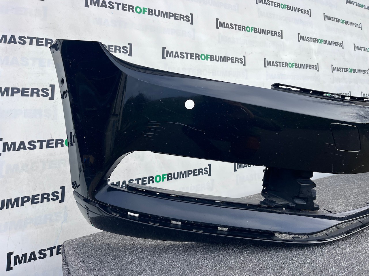 VW Passat Se Saloon Estate B8 2015-2019 Front Bumper 6 Pdc Genuine [v481]