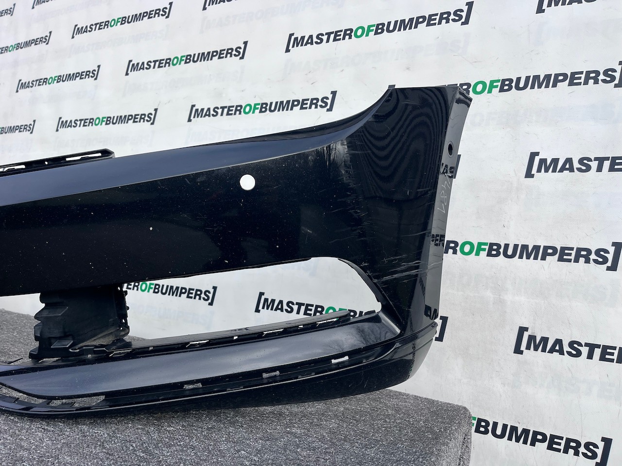 VW Passat Se Saloon Estate B8 2015-2019 Front Bumper 6 Pdc Genuine [v481]