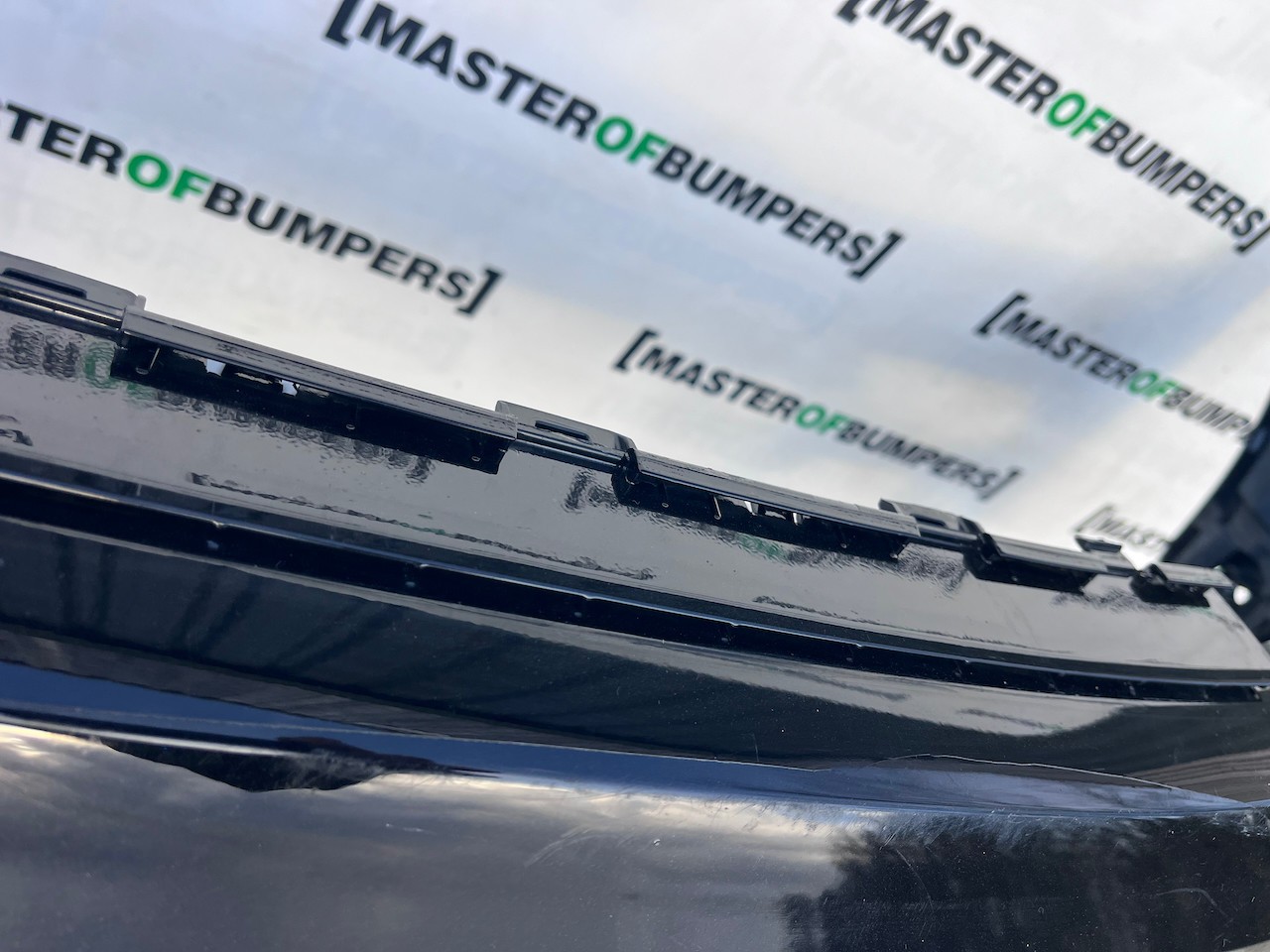 VW Tiguan R Line Mk2 Suv 2016-2019 Front Bumper 6 Pdc No Jets Genuine [v497]