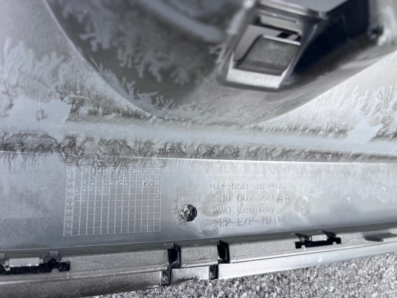 VW Golf R-line Mk8 Lift Hatchback 2024-2027 Front Bumper 4 Pdc Genuine [v513]