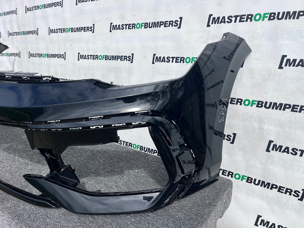VW Golf R-line Mk8 Lift Hatchback 2024-2027 Front Bumper 4 Pdc Genuine [v513]