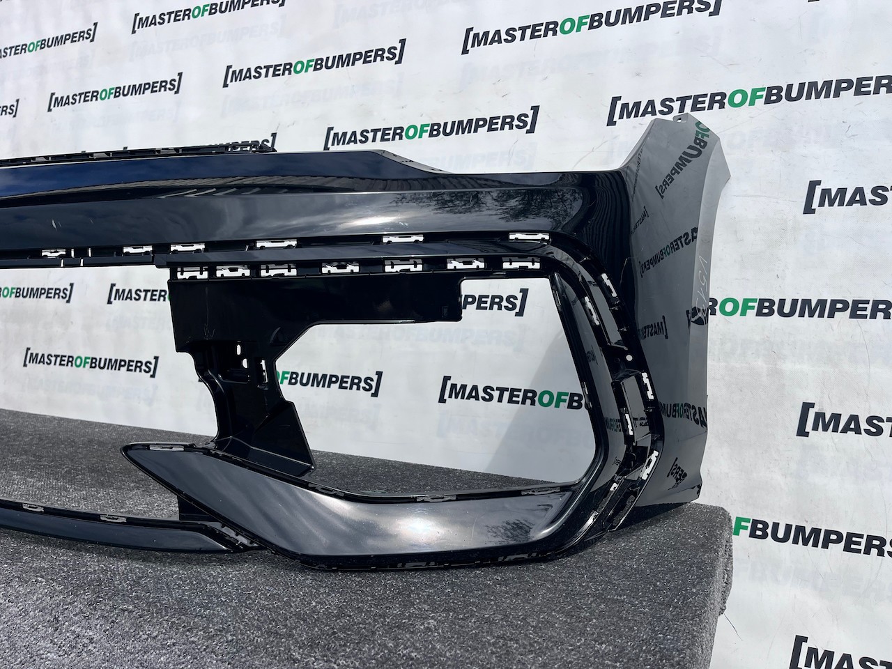 VW Golf R-line Mk8 Lift Hatchback 2024-2027 Front Bumper 4 Pdc Genuine [v513]