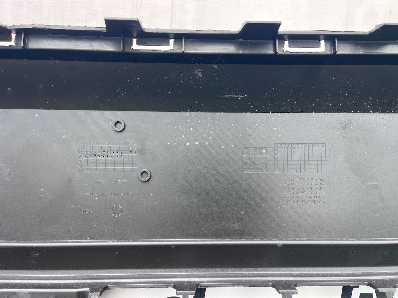 VW Transporter T7 Panel Van 2025-2028 Front Bumper 4 Pdc Textured Genuine [v519]