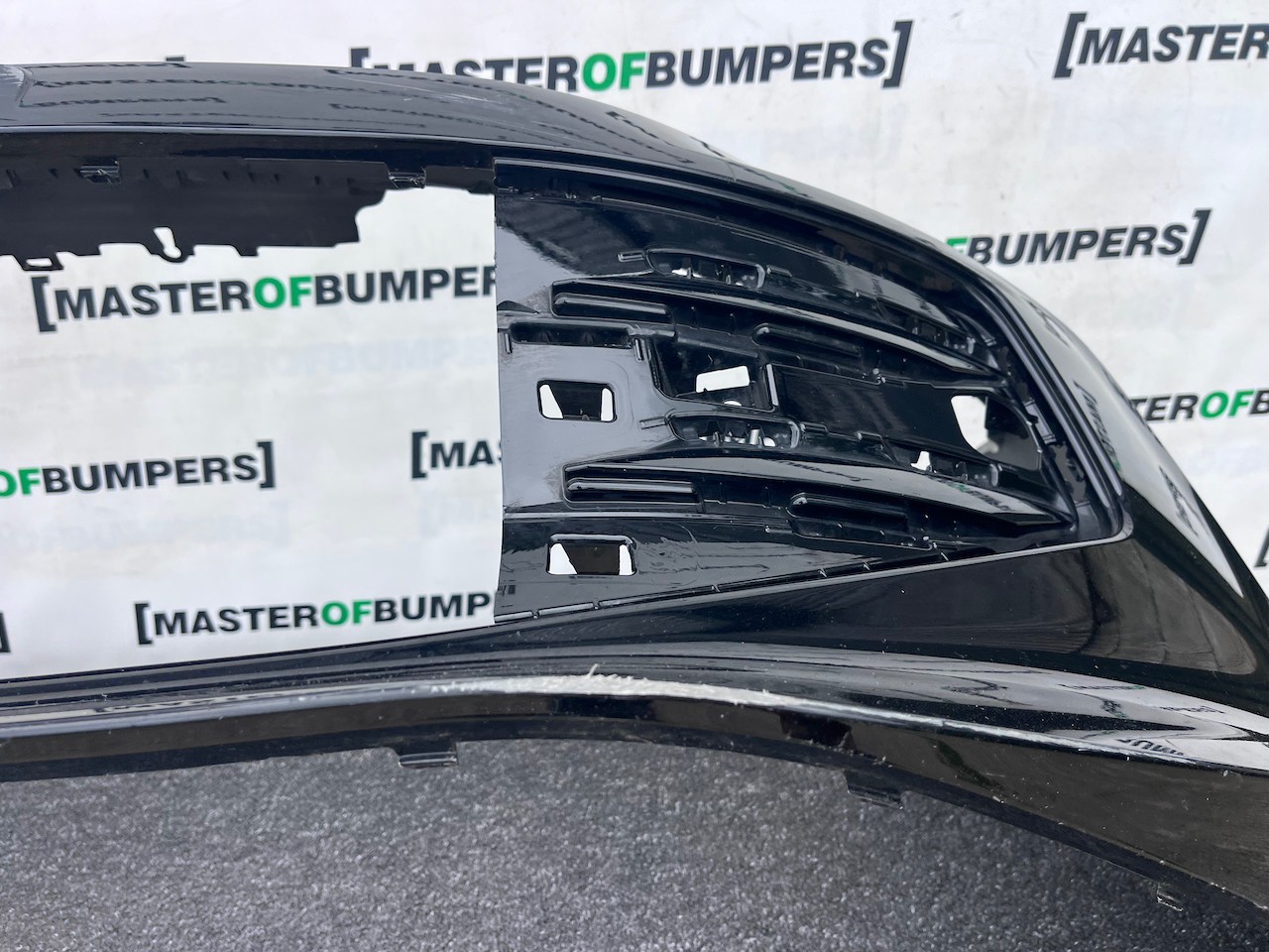 VW Golf Se Style Mk8 Lift Hatchback 2024-2026 Front Bumper 4 Pdc Genuine [v523]