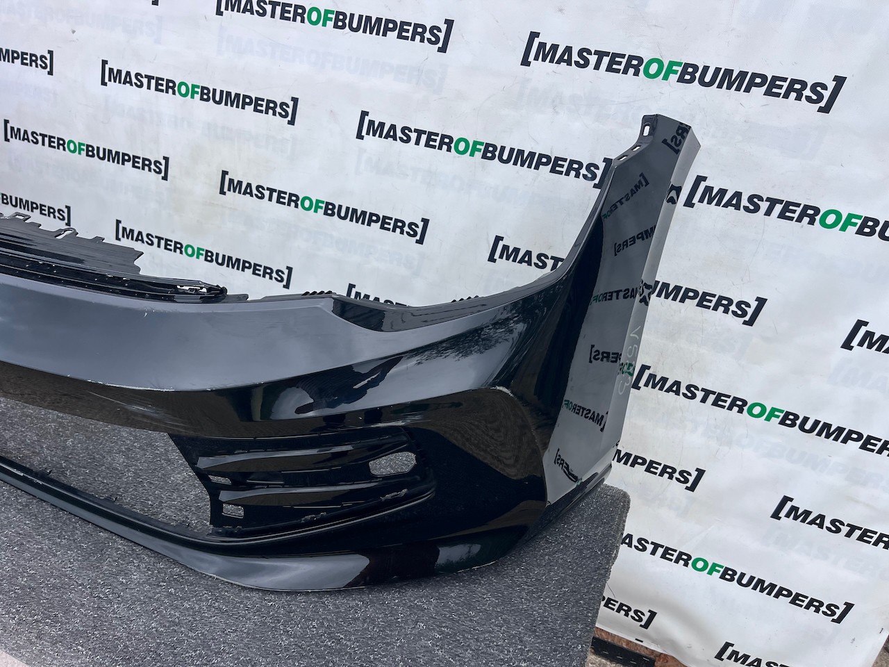 VW Golf Se Style Mk8 Lift Hatchback 2024-2026 Front Bumper 4 Pdc Genuine [v523]