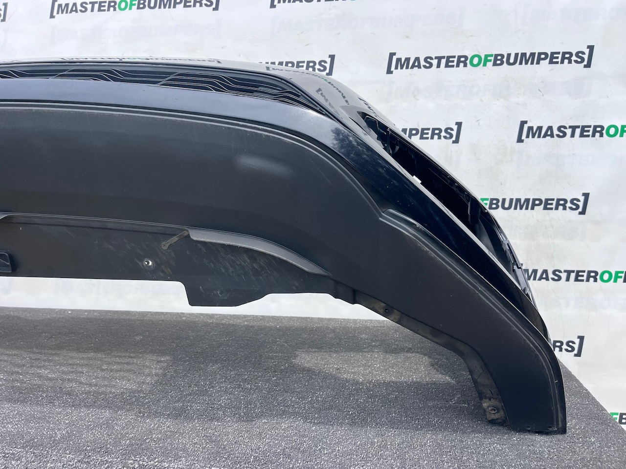 VW Golf R Line Mk7.5 Hatchback 2017-2019 Front Bumper 4 Pdc +jets Genuine [v550]